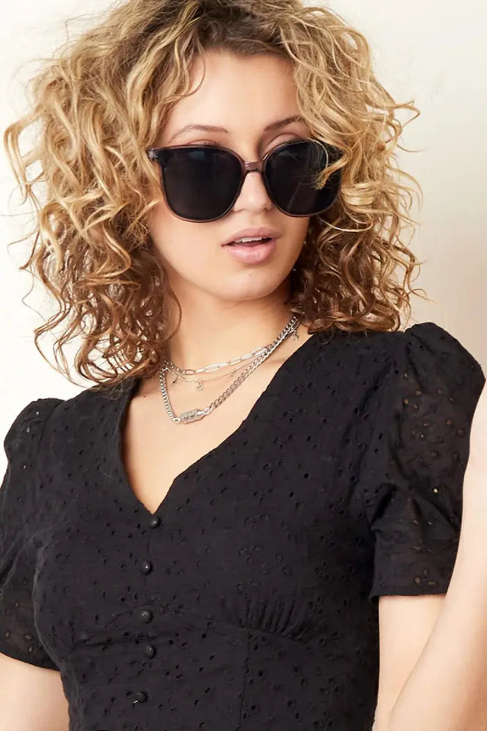 Smooth Black Sunglasses