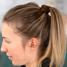 Load image into Gallery viewer, Elasticated Tortoiseshell Acrylic Curve Hair Band
